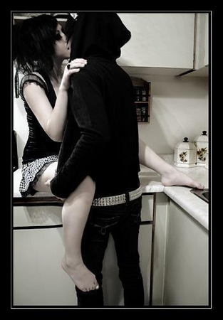 Emo-love-kiss-9
